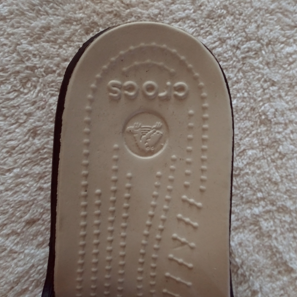 Crocs - Picture 3 of 4